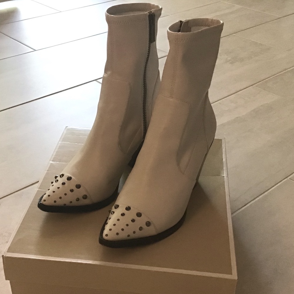 Michael Kors Dover healed bootie